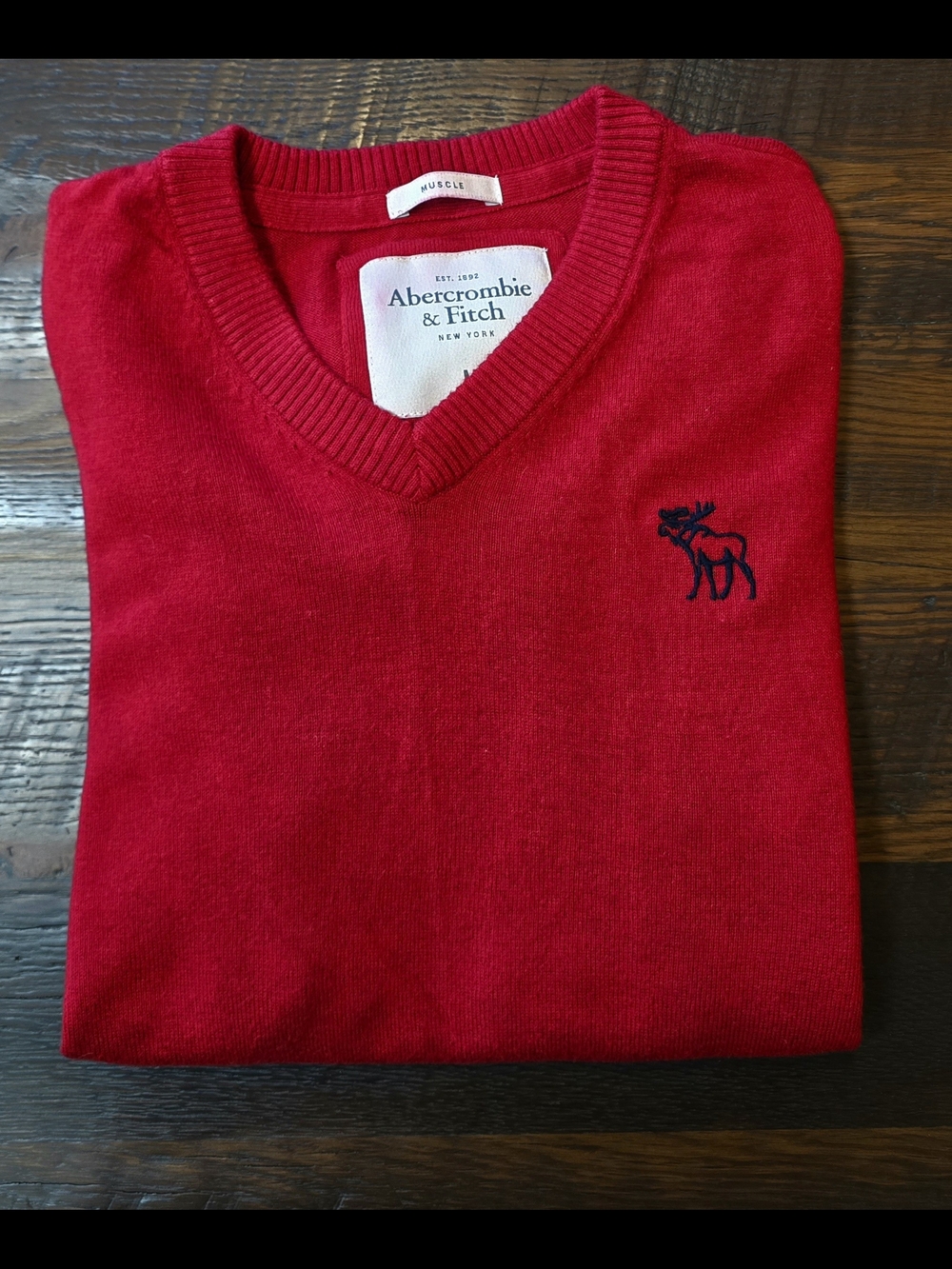 Abercrombie & Fitch Men's Muscle Fit Med Darker Red V-Neck Sweater Cotn Cashmere